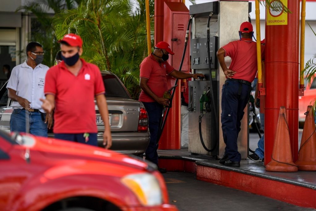 Eudis Girot: Se dispone de 280.000 barriles de gasolina para Caracas