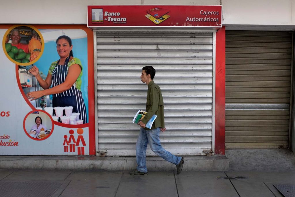 ¿Por qué la banca venezolana no otorga créditos en dólares?