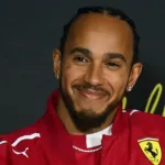 Lewis Hamilton confesó que estar en el garaje rojo de Ferrari “es una sensación increíble”