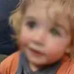 Niño de dos años pierde la vista tras ser besado por alguien con herpes labial