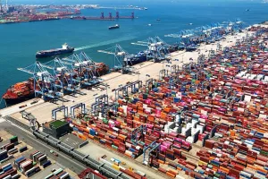 China y EEUU aumentan su pulso con la entrada en vigor de aranceles portuarios