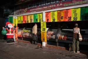 «La gente vive al día, hay mucho nerviosismo»: los precios se disparan en Venezuela